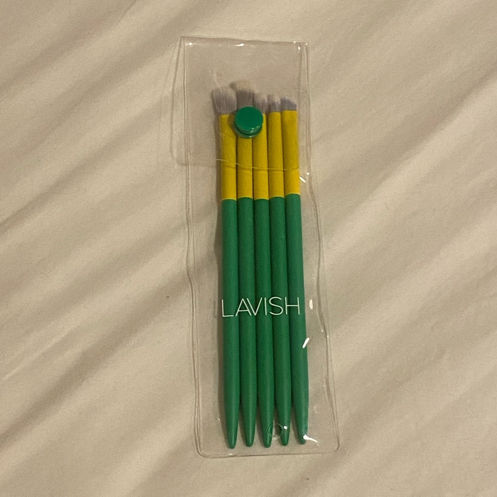 LAVISH
Essential Eye Brush Collection